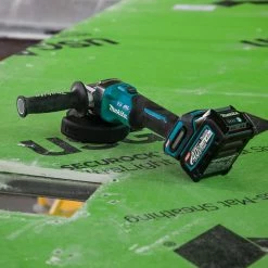 Makita GAG01M1 40V Max XGT Brushless Lithium-Ion 4-1/2 In./5 In. Cordless Cut-Off/Angle Grinder Kit With Electric Brake (4 Ah) -Cheap Makita Store mktngag01m1 e