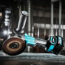 Makita GAG03M1 40V Max XGT Brushless Lithium-Ion 4-1/2 In./5 In. Cordless Paddle Switch Angle Grinder Kit With Electric Brake (4 Ah) -Cheap Makita Store mktngag03m1 e