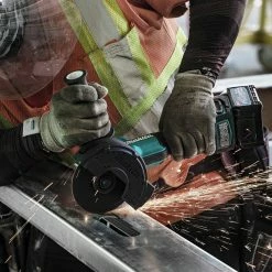 Makita GAG06M1 40V Max XGT Brushless Lithium-Ion 4-1/2 In./5 In. Cordless Paddle Switch Angle Grinder Kit With Electric Brake And AWS (4 Ah) -Cheap Makita Store mktngag06m1 f