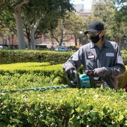 Makita GHU02M1 40V Max XGT Brushless Lithium-Ion 24 In. Cordless Hedge Trimmer Kit (4 Ah) 18 Makita GHU02M1 40V Max XGT Brushless Lithium-Ion 24 In. Cordless Hedge Trimmer Kit (4 Ah) -Cheap Makita Store mktnghu02m1 g