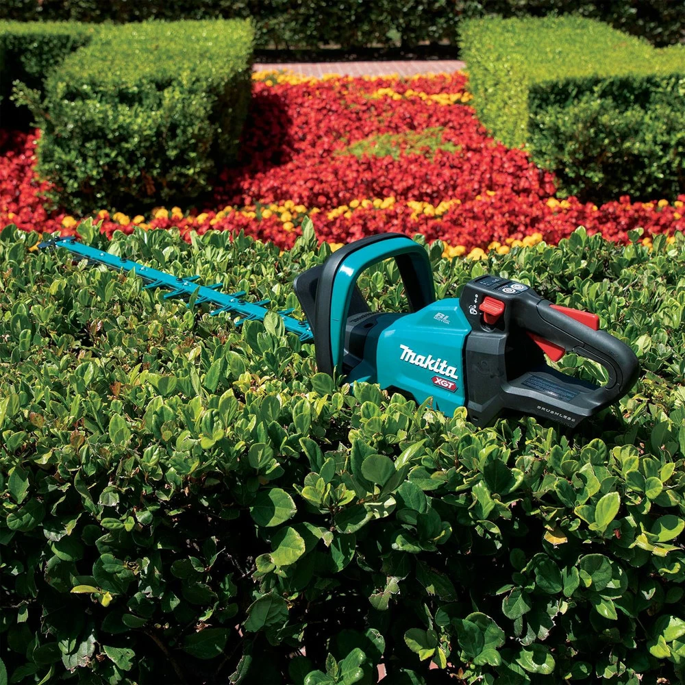Makita GHU03Z 40V Max XGT Brushless Lithium-Ion 30 In. Cordless Hedge Trimmer (Tool Only) 7 Makita GHU03Z 40V Max XGT Brushless Lithium-Ion 30 In. Cordless Hedge Trimmer (Tool Only) - Image 5
