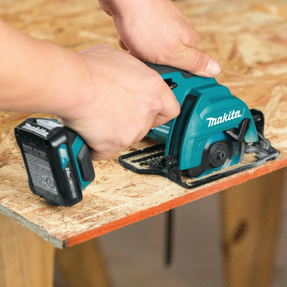 Makita SH02R1 12V MAX CXT 2.0 Ah Cordless Lithium-Ion 3-3/8 In. Circular Saw Kit 6 Makita SH02R1 12V MAX CXT 2.0 Ah Cordless Lithium-Ion 3-3/8 In. Circular Saw Kit - Image 4