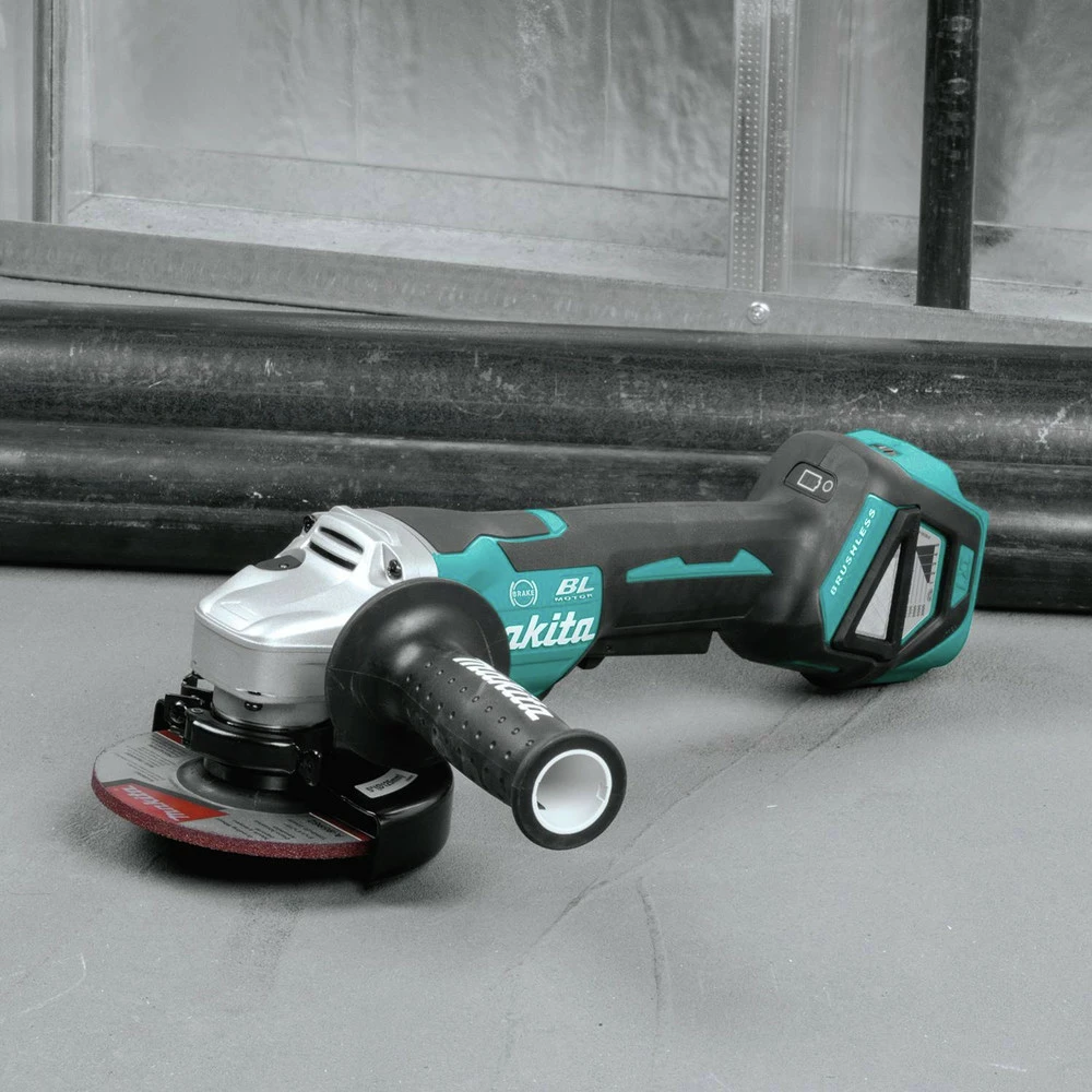 Makita XAG20Z 18V LXT Lithium-Ion Brushless Cordless 4-1/2 In. Or 5 In. Paddle Switch Cut-Off/Angle Grinder With Electric Brake (Tool Only) 11 Makita XAG20Z 18V LXT Lithium-Ion Brushless Cordless 4-1/2 In. Or 5 In. Paddle Switch Cut-Off/Angle Grinder With Electric Brake (Tool Only) - Image 9