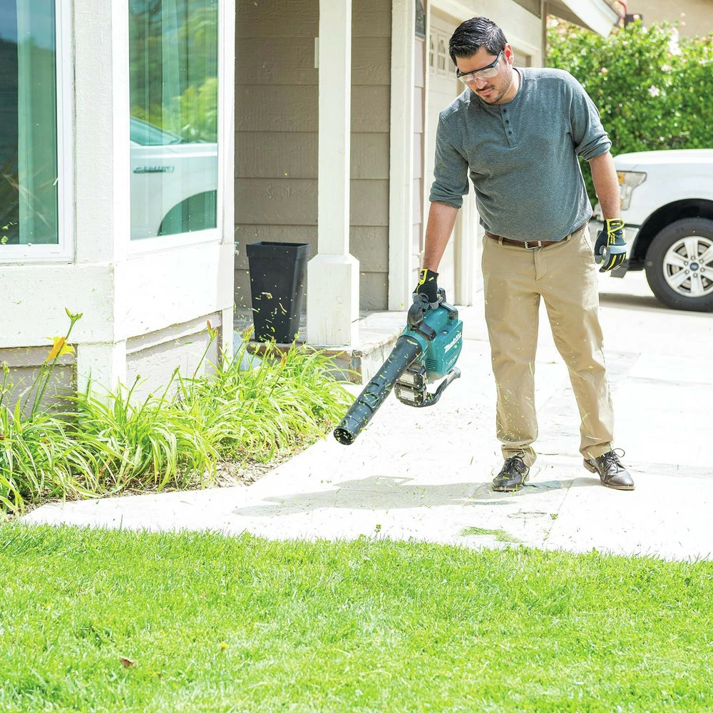 Makita XBU04PTV 18V X2 (36V) LXT Brushless Lithium-Ion Cordless Blower Kit With Vaccum Attachment (5 Ah) 14 Makita XBU04PTV 18V X2 (36V) LXT Brushless Lithium-Ion Cordless Blower Kit With Vaccum Attachment (5 Ah) - Image 12