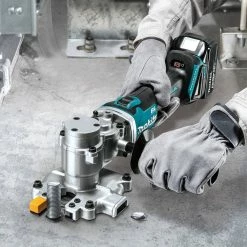 Factory Reconditioned Makita XCS02T1-R 18V LXT Brushless Lithium-Ion Cordless Steel Rod Flush-Cutter Kit (5 Ah) -Cheap Makita Store mktnxcs02t1 r f