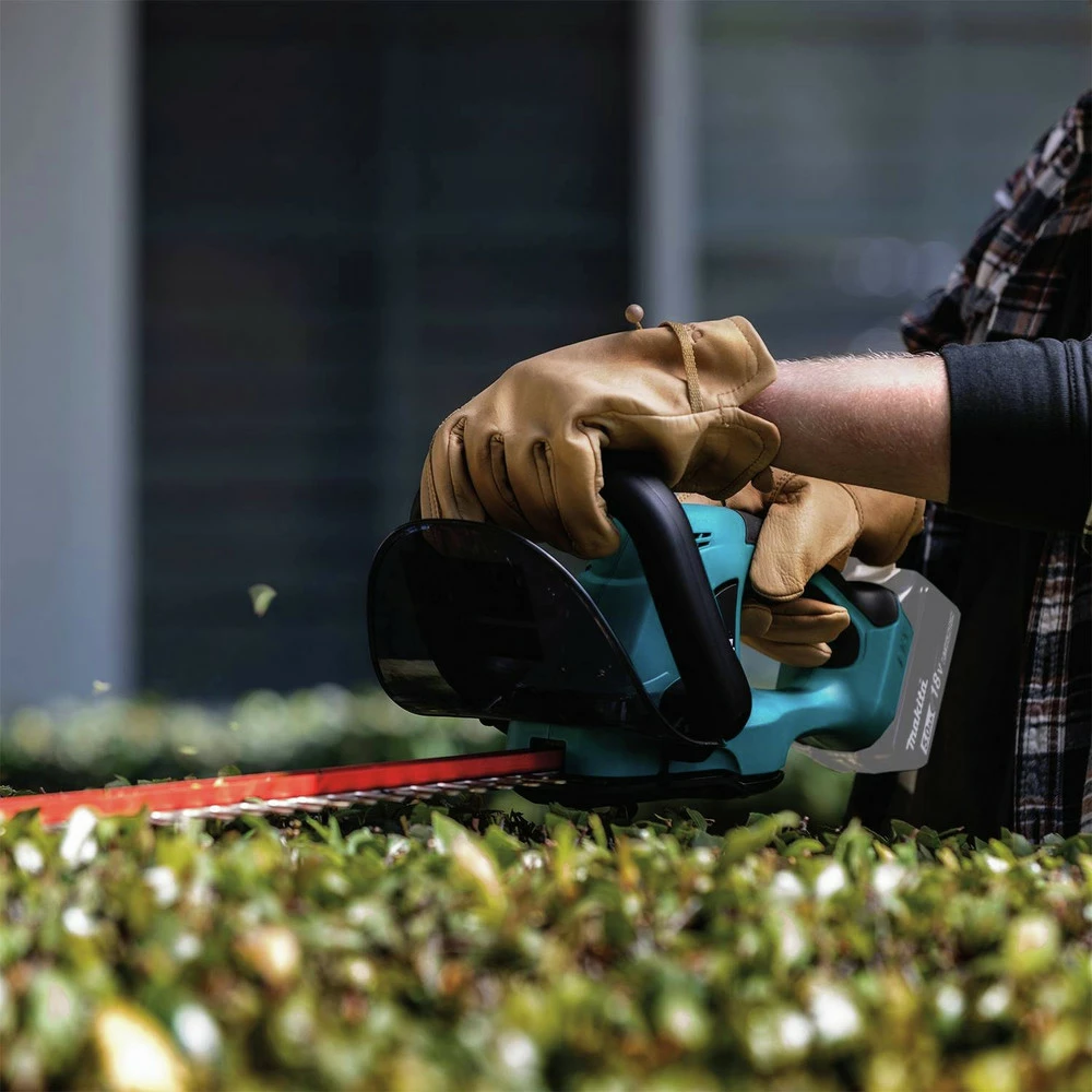 Makita XHU02Z 18V Cordless LXT Lithium-Ion 22 In. Hedge Trimmer (Tool Only) 4 Makita XHU02Z 18V Cordless LXT Lithium-Ion 22 In. Hedge Trimmer (Tool Only) - Image 3