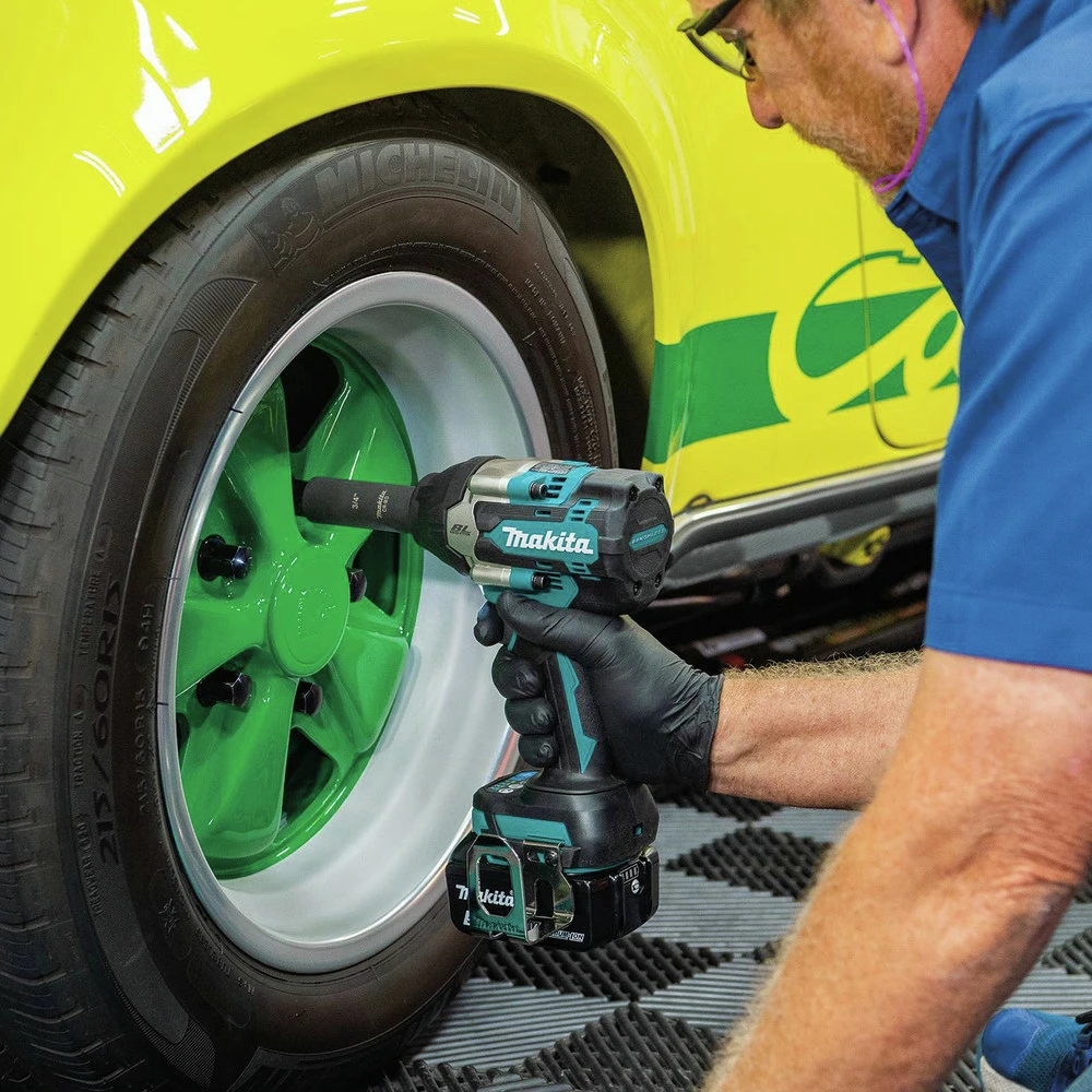 Makita XWT18T 18V LXT Brushless Lithium-Ion 1/2 In. Cordless Square Drive Mid-Torque Impact Wrench With Detent Anvil Kit With 2 Batteries (5 Ah) 23 Makita XWT18T 18V LXT Brushless Lithium-Ion 1/2 In. Cordless Square Drive Mid-Torque Impact Wrench With Detent Anvil Kit With 2 Batteries (5 Ah) - Image 21